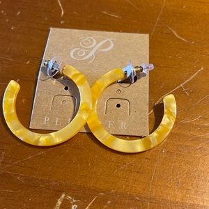 Gold half loop earrings
